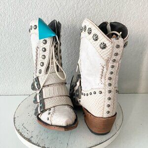 Lane SHOWDOWN Womens White Cowboy Boots 8 Short Western Cowgirl Lace-up Bootie